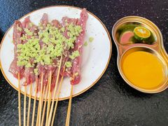 -何妹湿辣牛肉·粤式烧烤砂煲(桂雅路店)