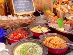 -松山湖凯悦酒店·Café自助餐厅·周末火舞秀表演