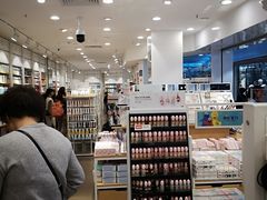 -名创优品(江南新地店)