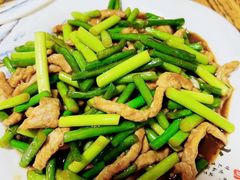 蒜苔肉丝-红实家常菜(静安里店)