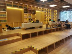 -漕河泾街道图书馆(漕河泾社区文化活动中心店)