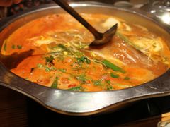 -野山舂·贵州现舂酸汤火锅(鸿通城店)