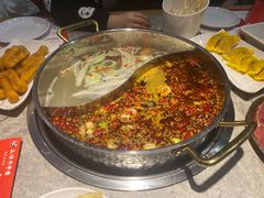 鸳鸯锅底-成都玉林串串香(世纪港湾店)