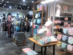 -三福时尚(摩尔城店)