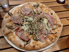 -城市大道红炉披萨烘焙坊