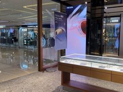 -LensCrafters亮视点·OAKLEY精选(静安嘉里中心店)