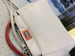 -莱靓奢侈品洗护改衣店(新世界百货崇文店)