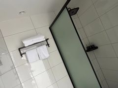 -网鱼电竞酒店(深圳福田石厦地铁站店)