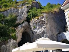 -波斯托伊纳溶洞