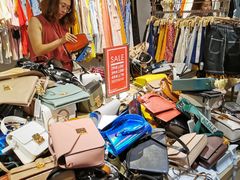 -URBAN REVIVO(北京斯普瑞斯奥特莱斯店)