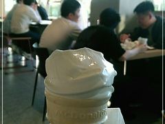 -麦当劳(展览路店)