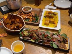 -隔壁老王·家常云南菜(花巷店)