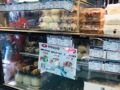 面包甜点陈列柜-白玉兰食品(汇联商厦店)