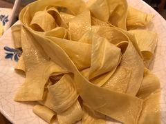 -亿诣蝎府炸酱面羊蝎子火锅(酷车小镇店)