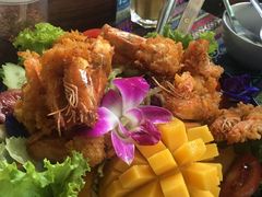 芒果海鲜沙拉-Tikky Cafe