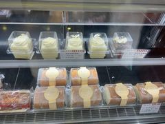 -红宝石·鲜奶小方·海派西点房(控江店)