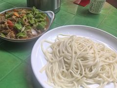 -白阿婆过油肉拌面·大盘鸡