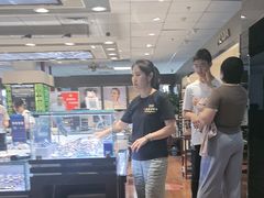 -黄益静眼镜行