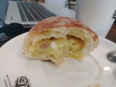 -房角石咖啡与书(吉大南校店)