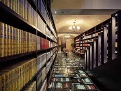 -钟书阁(松江泰晤士小镇店)