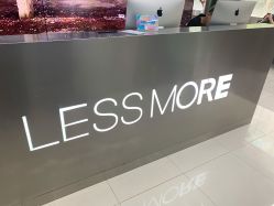 -LESSMORE科技头皮理容中心