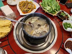 -鲁朗纳麦石锅鸡庄园