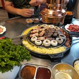 五花肉猪大肠、鸡软骨、鱿鱼和可以喝鲜美的蘑菇汁的口蘑