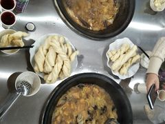 -粘豆包柴火铁锅炖