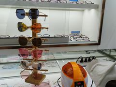 -翰佐蔡司小乐圆·依视路星趣控·暴龙眼镜折扣店