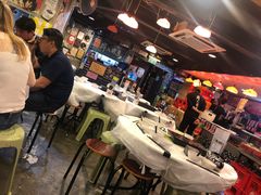 大堂-鲜入围煮花胶鸡海鲜火锅