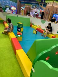 -莫莉幻想儿童乐园(郑州丹尼斯三天地店)