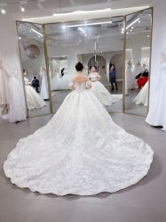 -艾米丽婚纱礼服