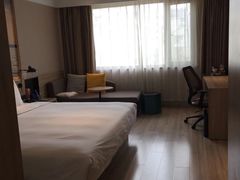 -杭州西湖湖滨银泰亚朵酒店