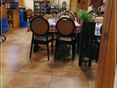 大堂-醉美东江·三文鱼·烧鸡公