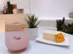 红丝绒泡沫咖啡-XI·LaundryCafe 喜咖自助洗衣咖啡店