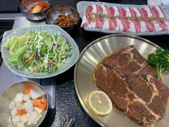 -臻牛烤肉