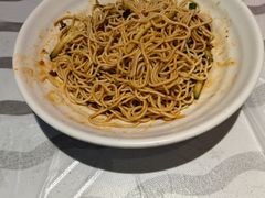 -肥肥虾庄·金牌油焖大虾(首义路店)