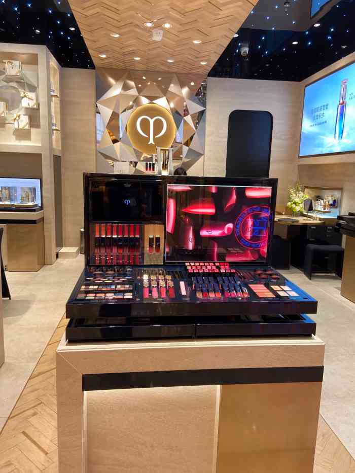 cpb dedepeau-"c p b在百盛一楼最近新开业的一家护肤.