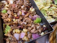 -老东镇啤酒屋海鲜加工·蒸汽海鲜·海鲜烧烤(台东店)