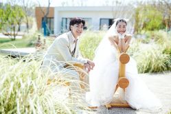 -雪中彩影婚纱摄影·微光艺术中心