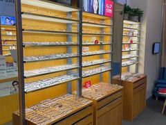 -优医视平价眼镜蔡司依视路折扣工厂店(十里堡店)