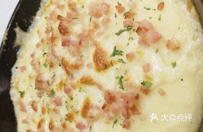 Cheesy Bacon Baked Mashed Potatoes