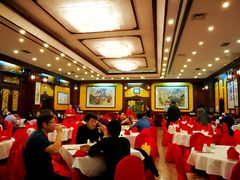 大堂-九花山烤鸭店