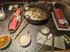 -三出山火锅(南京万象天地店)