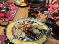 -青瓦炭韩潮烤肉(花园道店)