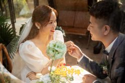 -雪中彩影婚纱摄影·微光艺术中心