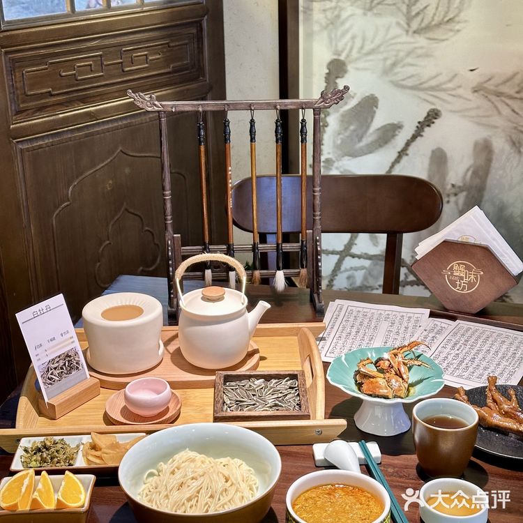 北方人总要吃一次蟹黄面吧🦀真是香迷糊了!