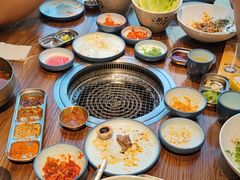 -明洞阿姨·韩式酱蟹烤肉·创意料理(三元桥店)