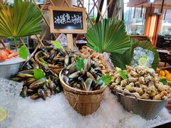 -松山湖凯悦酒店·Café自助餐厅·周末火舞秀表演