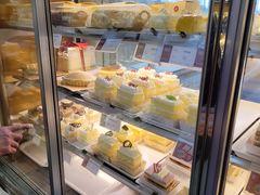 面包甜点陈列柜-凯司令西点房(虹桥路站店)